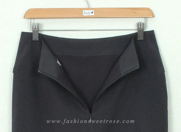 กระโปรงแฟชั่น&ทำงาน กระโปรงทรงสอบ ผ้าไหมอิตาลีสีเทาเข้ม ด้านหน้ากระโปรงดีไซน์เรียบหรู / SK-342