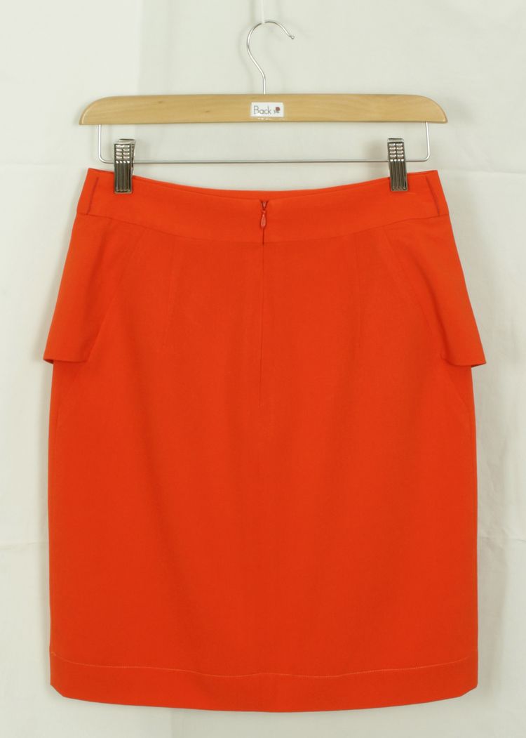 SK-070 กระโปรงทรงสอบ ผ้าไหมอิตาลีสีส้ม ด้านหน้ากระโปรงจับจีบระบาย
