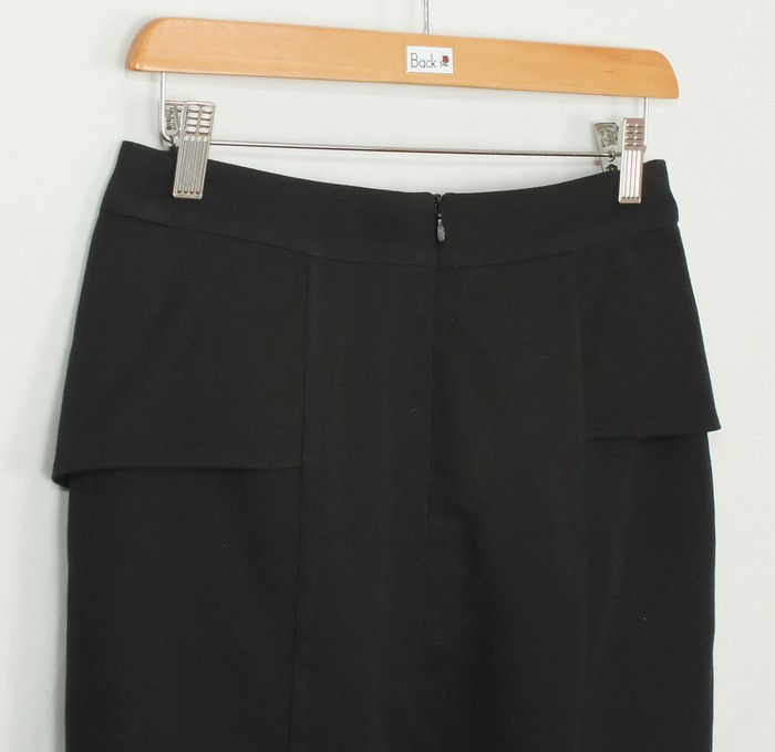 SK-115 กระโปรงแฟชั่น&ทำงาน ทรงสอบ ผ้าคอตตอนญี่ปุ่นสีดำ แต่งระบายด้านหน้ากระโปรง