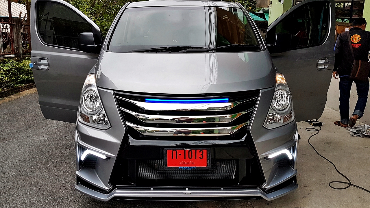 HYUNDAI H-1 TOURING 2016 [ เครื่องเสียง JBL + คอนโซล + ชุดแต่งรอบคัน + ไฟท้าย + สปอยเลอร์ ] {ก1013}