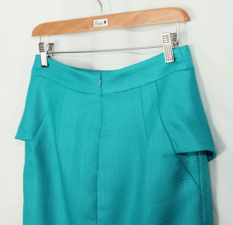 SK-191 กระโปรงแฟชั่น&ทำงาน ทรงสอบ ผ้า CHANEL สีฟ้า ด้านหน้ากระโปรงจับจีบระบาย