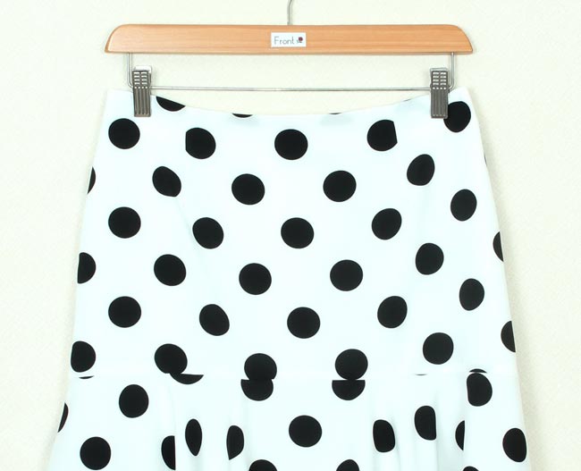 SK-288 กระโปรงแฟชั่น&ทำงาน ทรงย้วย ผ้าไหมอิตาลีพิมพ์ลาย Polka Dot วงกลมดำ พื้นขาว