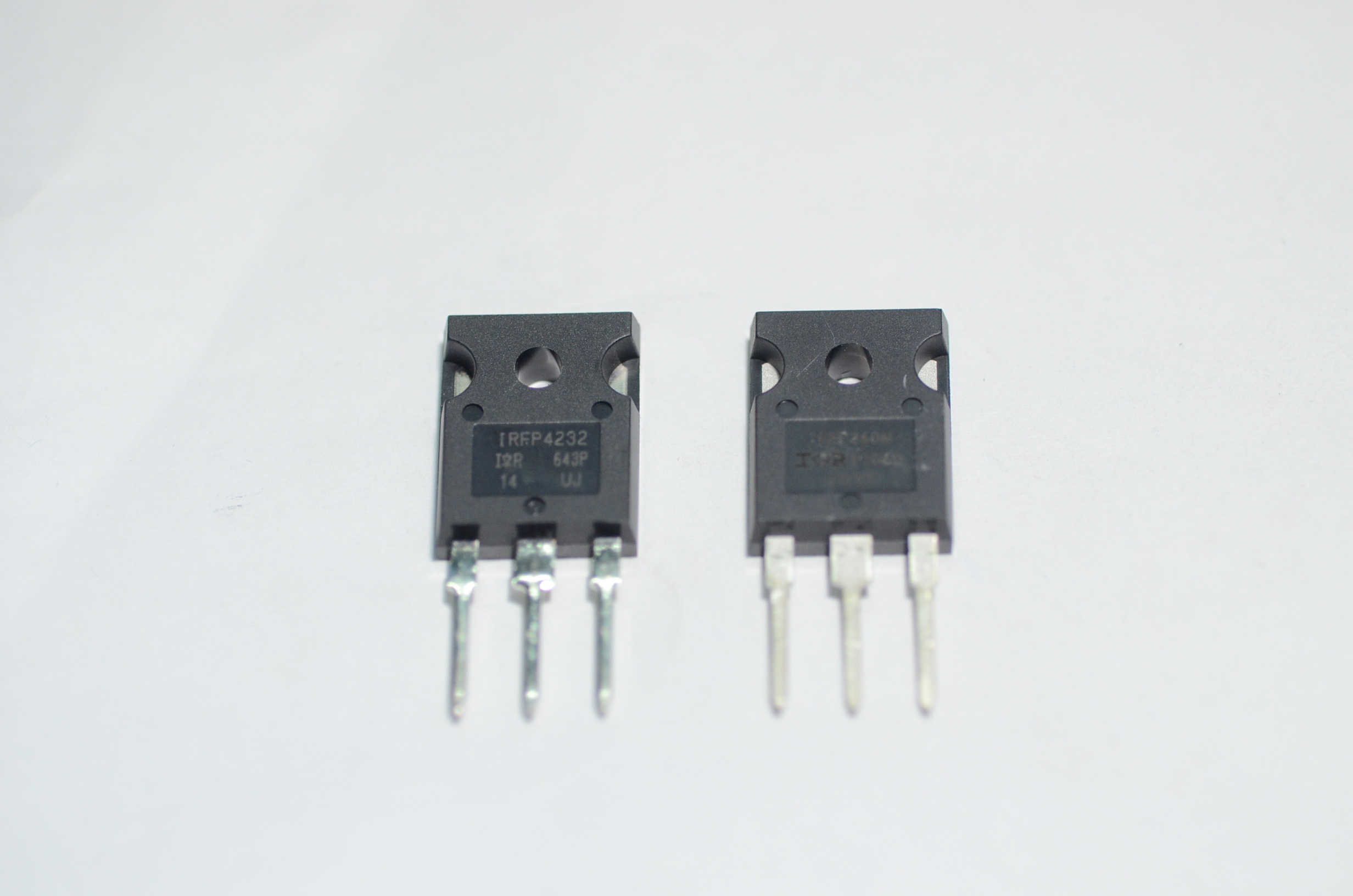 IRFP4232PBF : Mosfet N-Channel 60A/300V