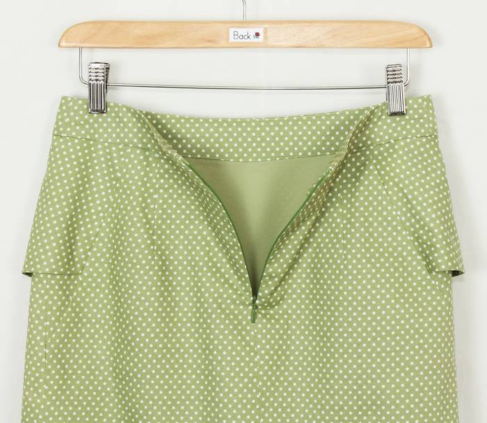 SK-204 กระโปรงแฟชั่น&ทำงาน ทรงสอบ ผ้าคอตต้อนญี่ปุ่นสีเขียวพาสเทล ด้านหน้ากระโปรงจับจีบระบาย