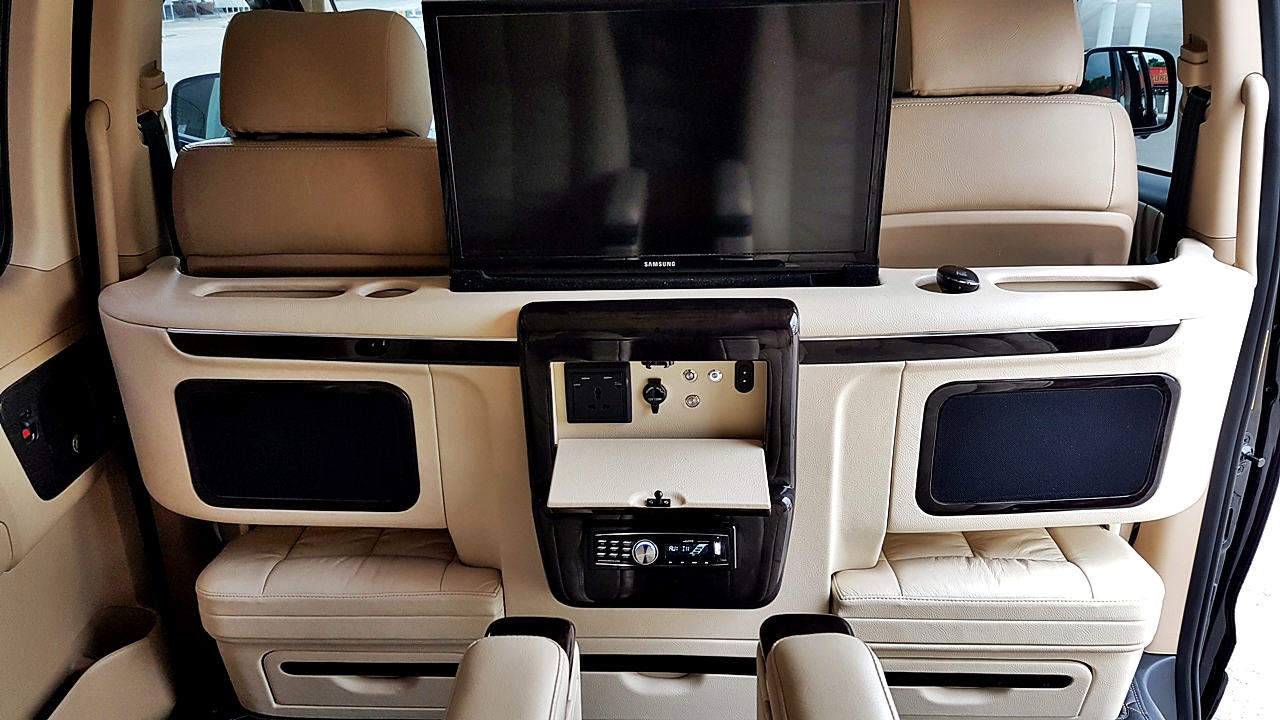 HYUNDAI H-1 DELUXE รถเกาหลี [ เบาะ + คอนโซล + กุหลังคา + พรม ] - ษ 2644