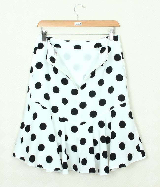 SK-288 กระโปรงแฟชั่น&ทำงาน ทรงย้วย ผ้าไหมอิตาลีพิมพ์ลาย Polka Dot วงกลมดำ พื้นขาว