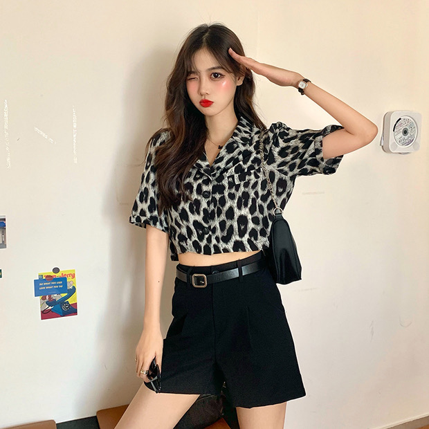 Panther Crop Blazer เสื้อเบลเซอร์สั้น ลายเสือดาว