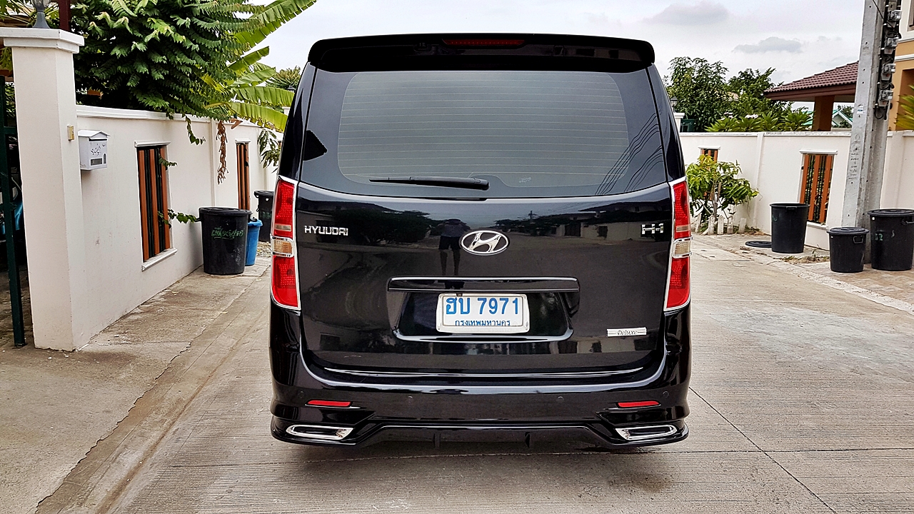HYUNDAI H-1 DELUXE รถคุณเอกชัยศรีวิชัย [ เบาะ + คอนโซลสูง + เครื่องเสียง + ชุดแต่ง ] - ฮบ7971