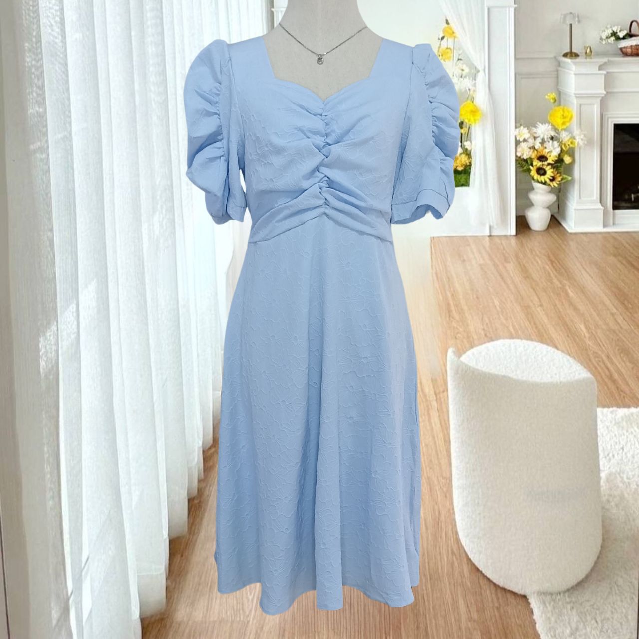 ต้อนรับวันแม่ N005เดรสสีฟ้าสดใส ผ้านูนลายดอกไม้ น่ารักมากๆ ไซส์L รอของ2วันนะคะ ฟ้า มี2ไซศ์ อก 34 36