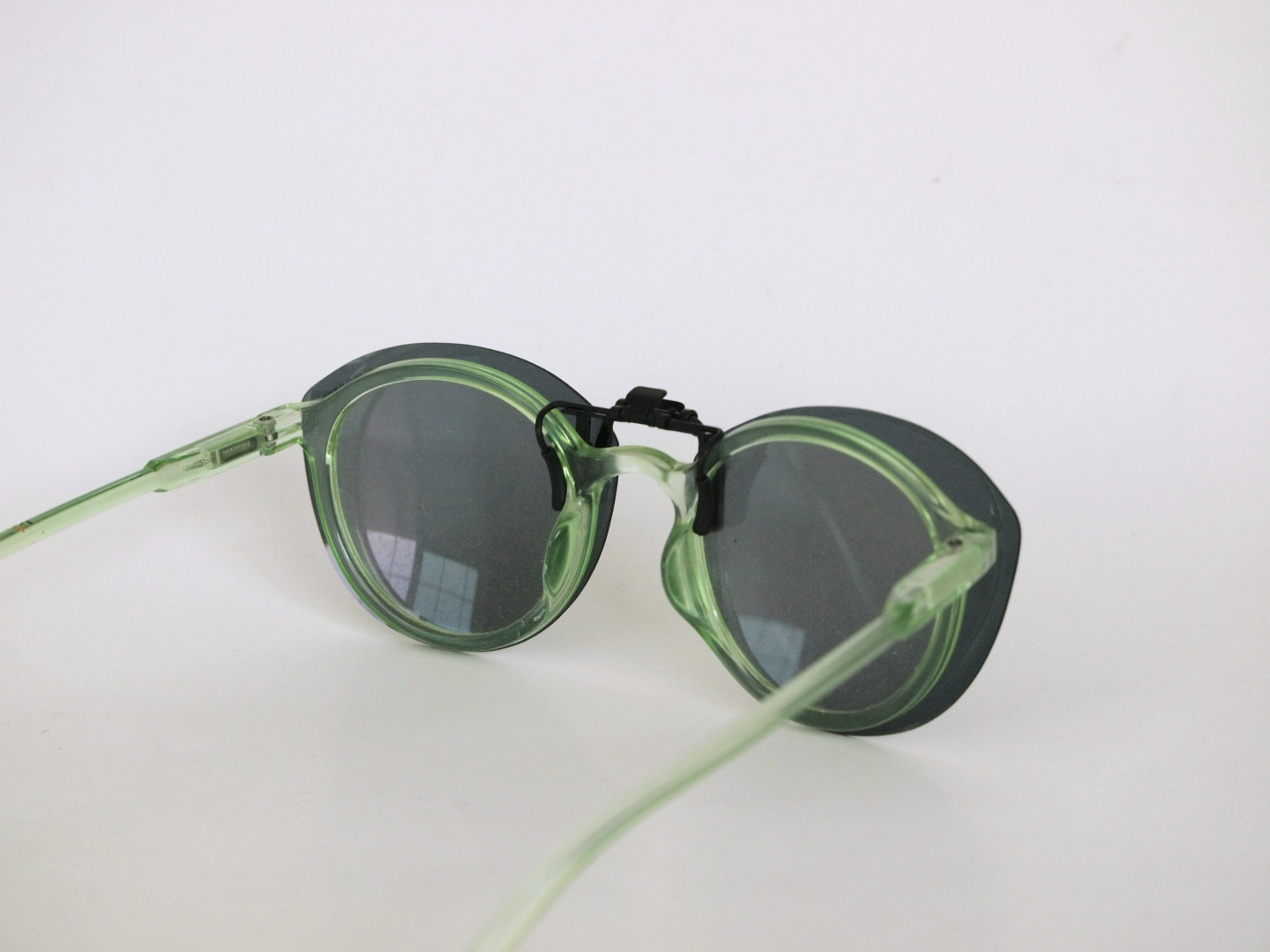 คลิปออนกันแดด Clipsster รุ่น Roundster Signature Edition เลนส์สีดำ