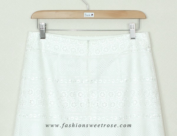 SK-331 กระโปรงทรงเอ ผ้าลูกไม้สีขาว ชายกระโปรงเป็นเชิงลูกไม้