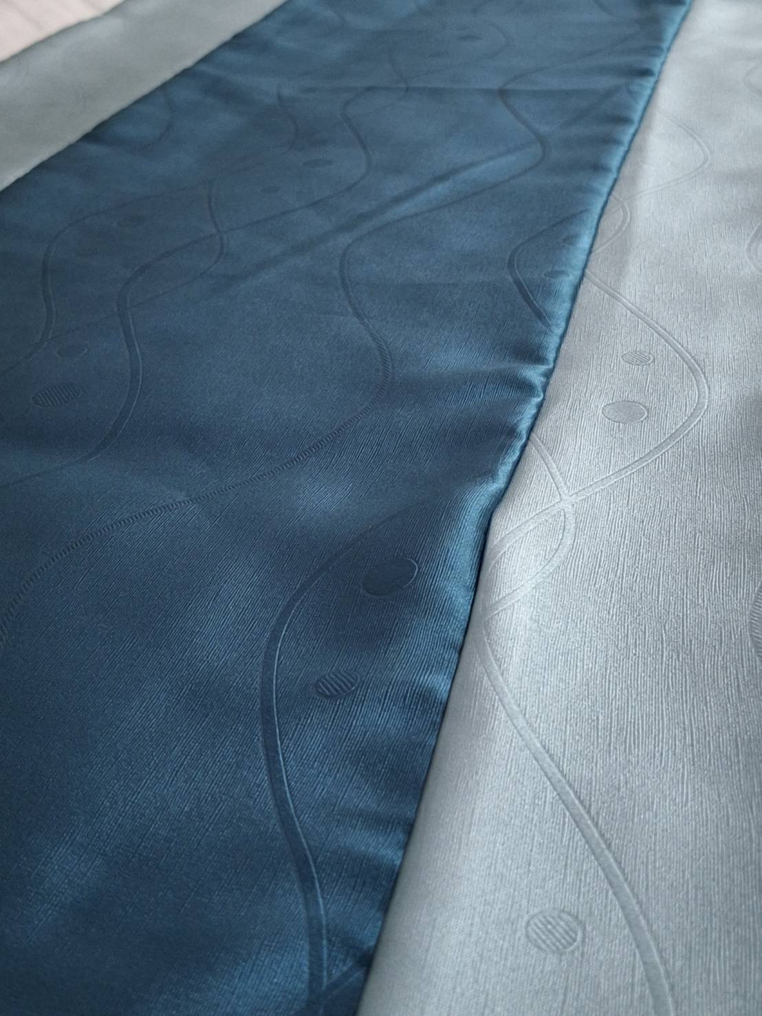 หมอนอิง และผ้าคาดเตียง แบรนด์ Nan Tha Ga (นันทกา) Collection : Anniversary 13y LUXURY สี Glacier Lake