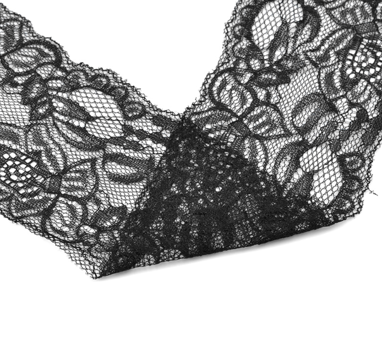 ริบบิ้นลูกไม้ผ้ายืดสีดำ กว้าง 3 3/8 นิ้ว ยาว 2 หลา