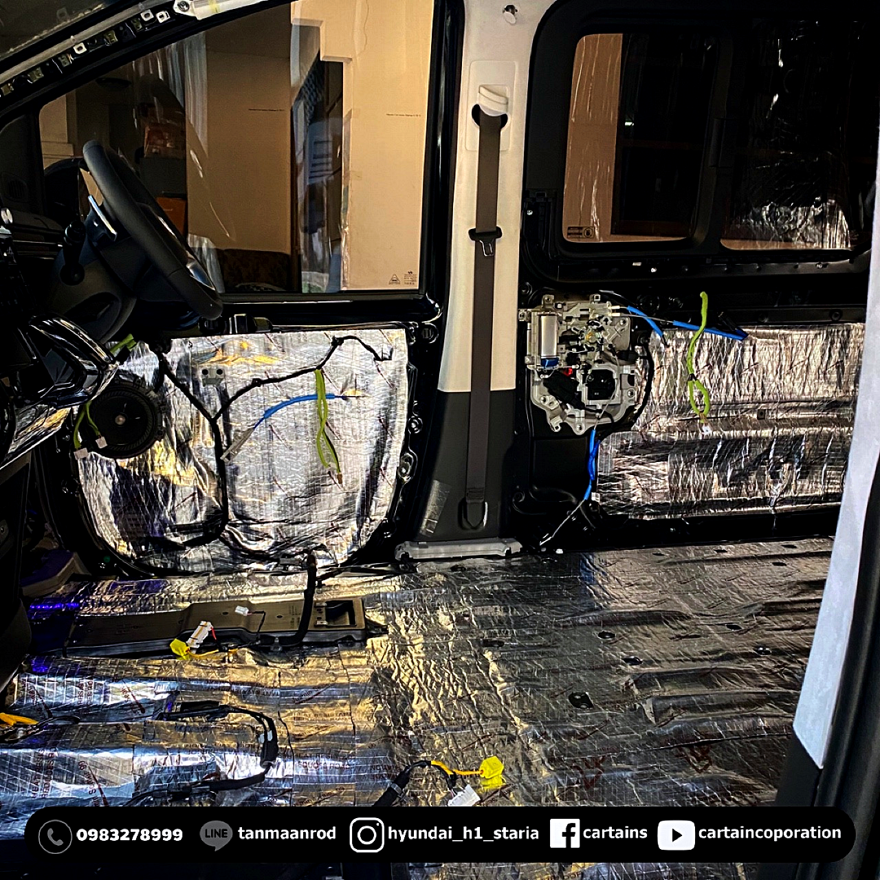 HYUNDAI Staria Premium คุณแบงค์ สุโขทัย [ทั้งคัน เบาะ vip + ปูพื้น + หลังคา + แดมป์ + จอเพดาน + เปลี่ยนสีถายใน] -0004