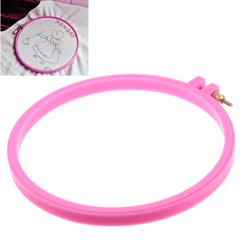 ห่วงสะดึงพลาสติกเนื้อหนาสำหรับปักผ้า ขนาด 21cm x 19.8cm(8 2/8"x7 6/8"). สีชมพู 1 อัน