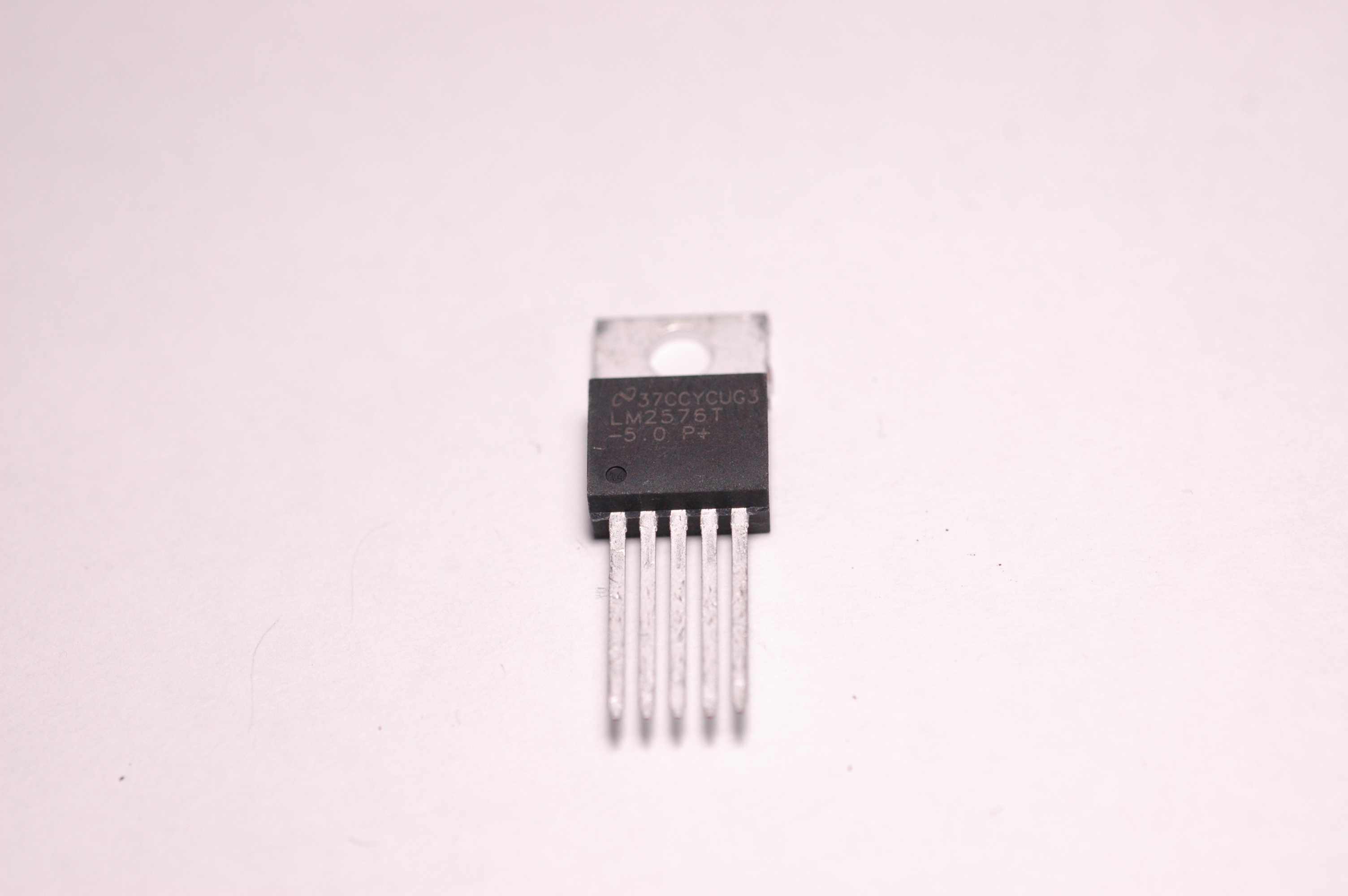 LM2576T-5.0 : Switching Voltage Regulator