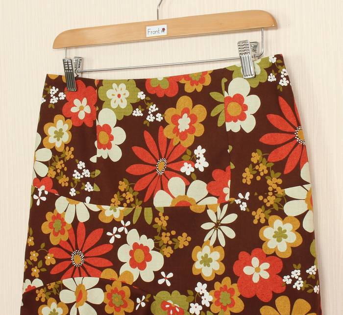 SK-236 กระโปรงแฟชั่น&ทำงาน ทรงย้วย ผ้าคอตต้อนญี่ปุ่นพิมพ์ลายดอกไม้ โทนน้ำตาลเข้ม