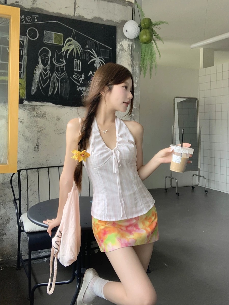 Chunya halter top เสื้อคล้องสม็อคลายทาง