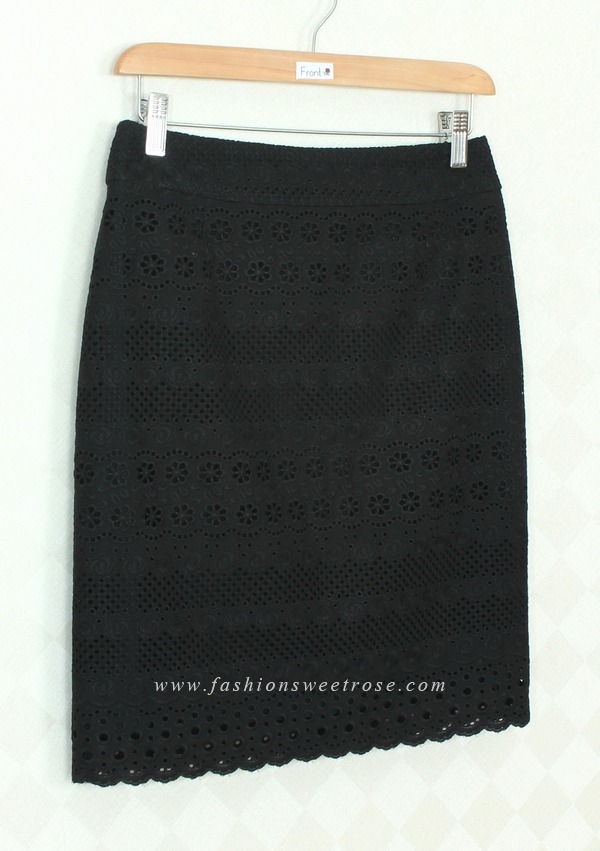 SK-354 กระโปรงแฟชั่น&ทำงาน ทรงสอบ ผ้าลูกไม้คอตต้อนสีดำ ชายกระโปรงเป็นเชิงลูกไม้