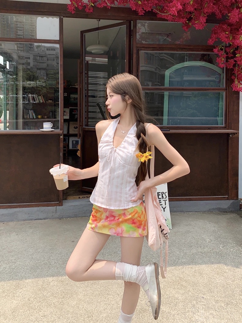 Chunya halter top เสื้อคล้องสม็อคลายทาง