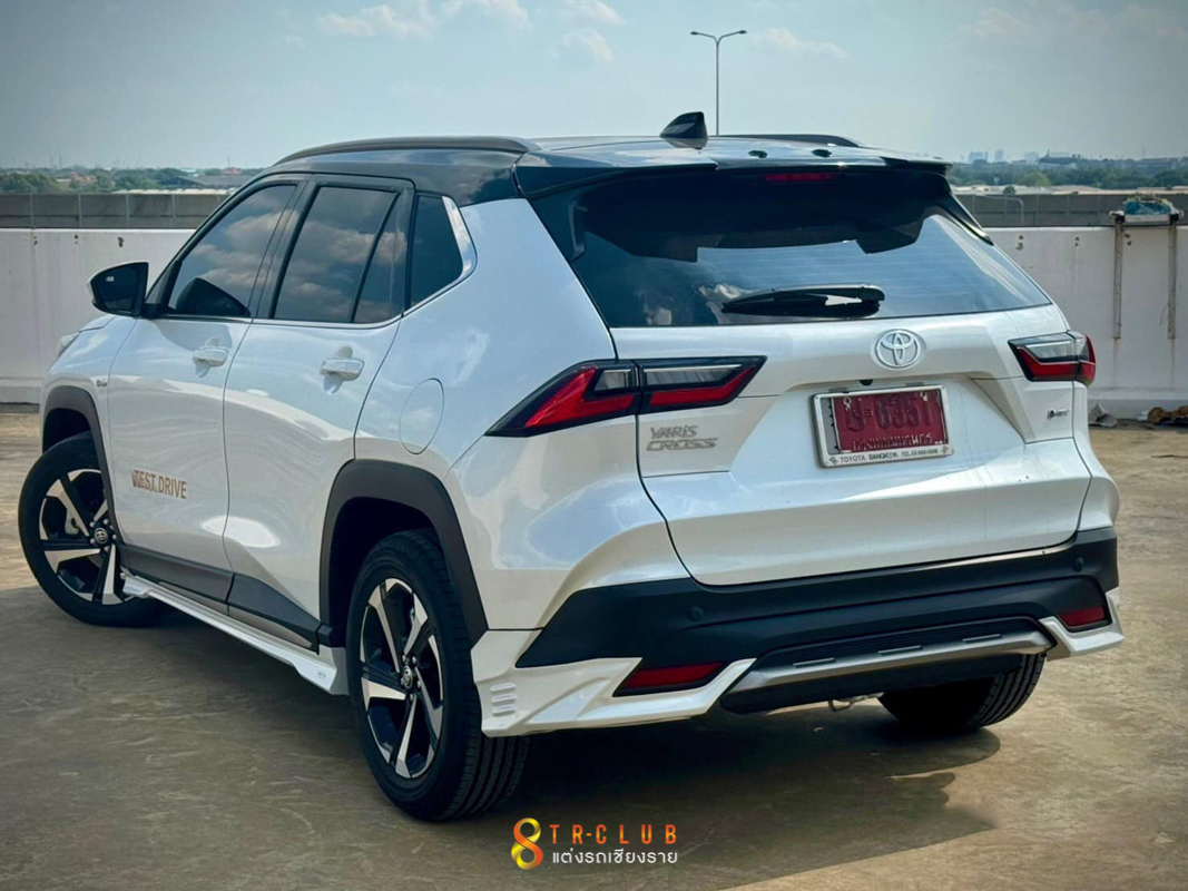 ชุดแต่งสเกิร์ตรอบคัน BK SPORT : YARIS CROSS 2023