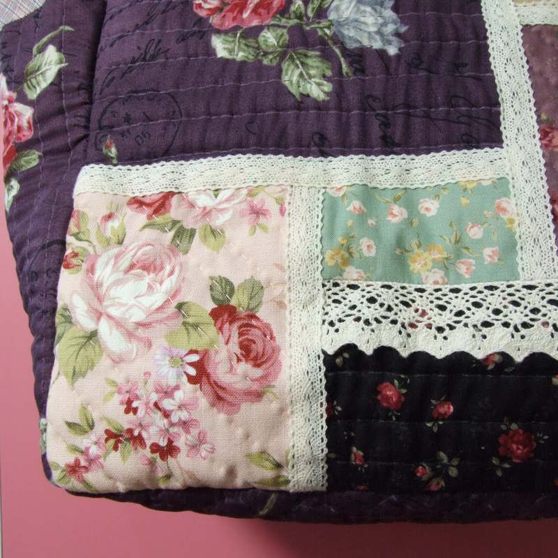 QLT-001 กระเป๋าควิลท์ ใบใหญ่สะพายข้าง ใช้ผ้าญี่ปุ่นทั้งด้านนอกและด้านใน และควิลท์มือทั้งใบ งานสวยน่าใช้มากๆค่ะ