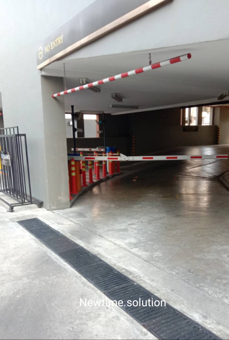 ไม้กั้นรถยนต์แบบแขนพับ 90 องศา