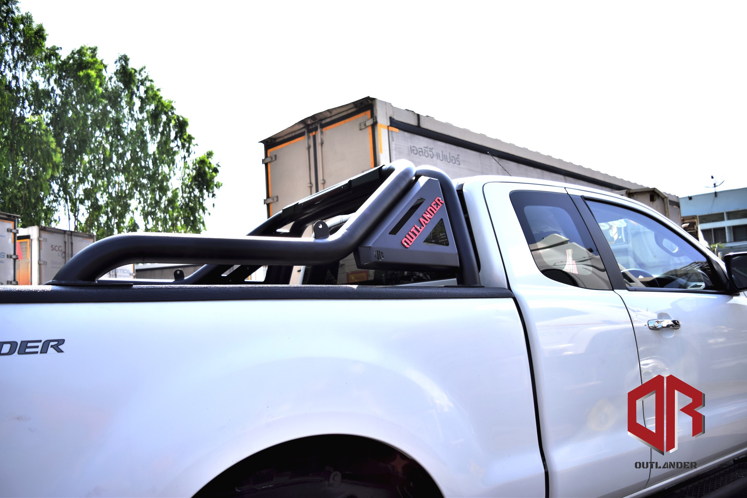 โรบาร์ธันเดอร์ Outlander