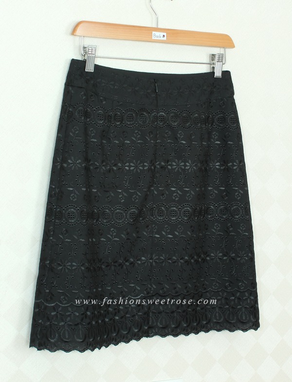 SK-355 กระโปรงทรงเอ ผ้าลูกไม้สีดำ ชายกระโปรงเป็นเชิงลูกไม้