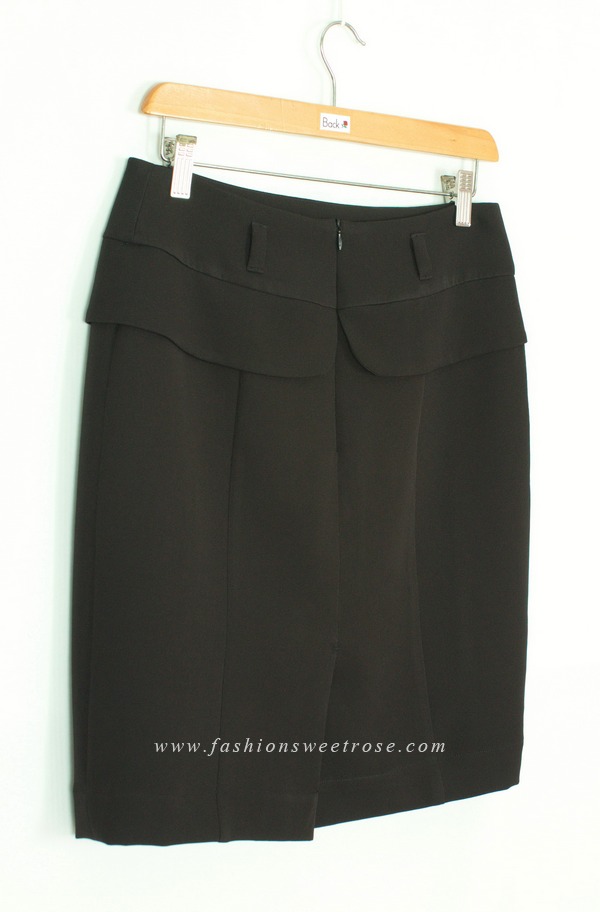 กระโปรงทรงสอบ ผ้า Double Twist สีดำ ด้านหน้ากระโปรงทำเป็นแบบป้ายหน้า / SK-452