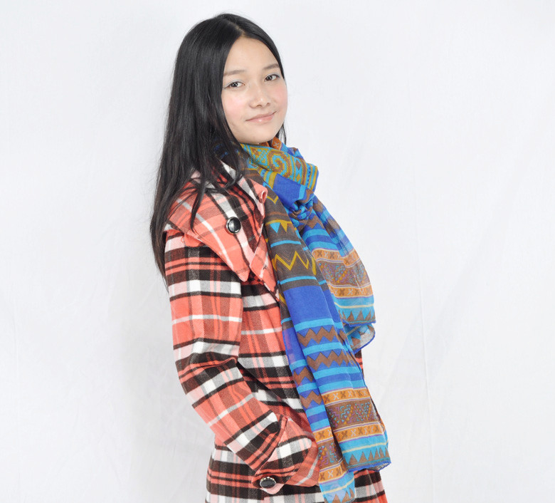 ผ้าพันคอ/คลุมไหล่ Polyester พิมพ์ลาย ขนาด 180cmx110cm(70-7/8"x43-1/4") 1 ชิ้น