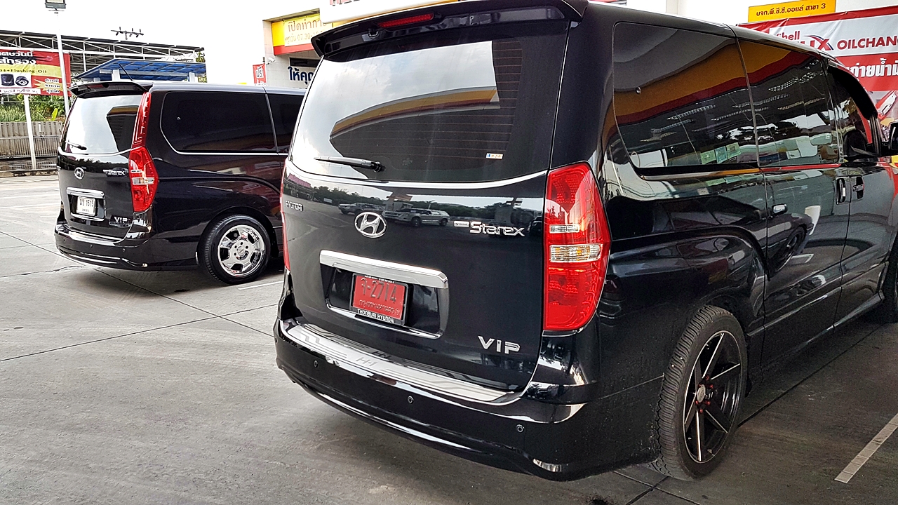HYUNDAI H-1 DELUXE รถคุณดุล คันที่ 2 [ เบาะ + คอนโซล + ช่วงล่าง + แดมป์ + กุหลังคา + พรม + ล้อ + ประตูท้ายไฟฟ้า ] - นข 1515