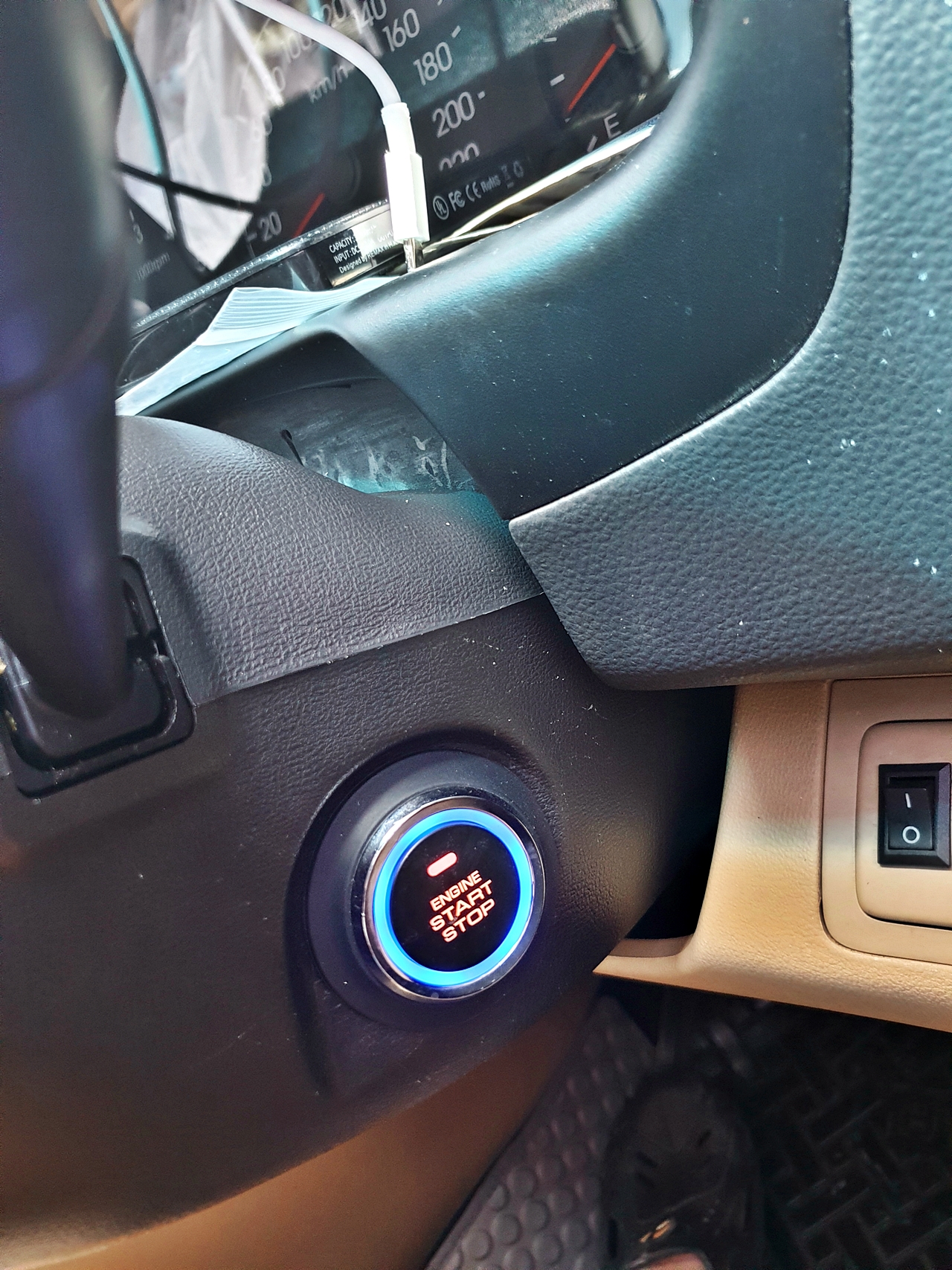 HYUNDAI H-1 ELITE 2018 [ ประตูไฟฟ้า + เบาะ vip + ท้าย 60:40 + คอนโซลทีวี32 นิ้ว ] { น4105 }