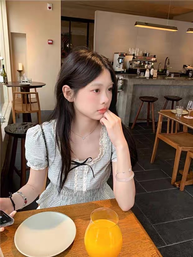 Chunya smock top เสื้อครอปสม็อคเอวแขนสั้น