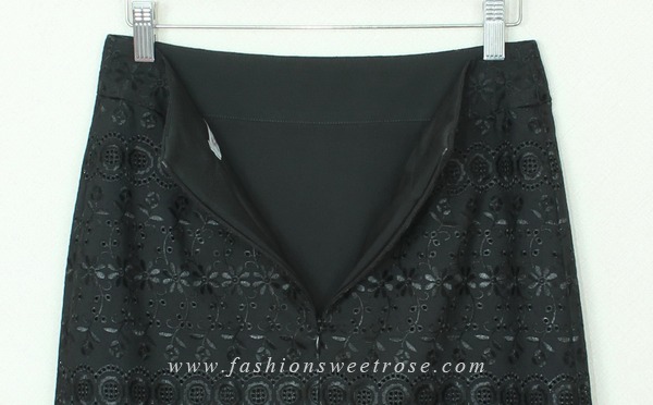 SK-355 กระโปรงทรงเอ ผ้าลูกไม้สีดำ ชายกระโปรงเป็นเชิงลูกไม้