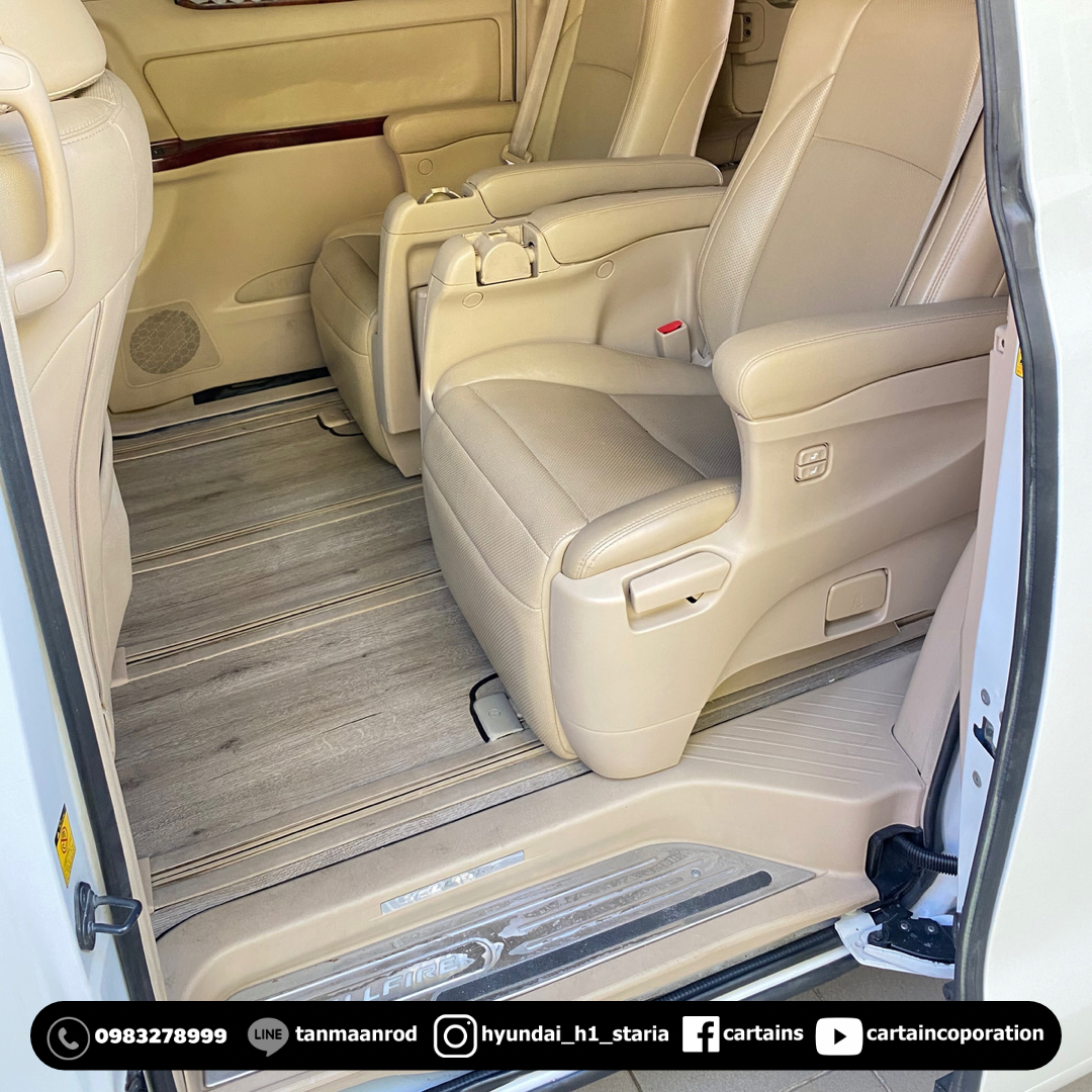 โตโยต้า อัลพาด - ปูพื้นไม้ลามิเนตลายไม้แอช เทา