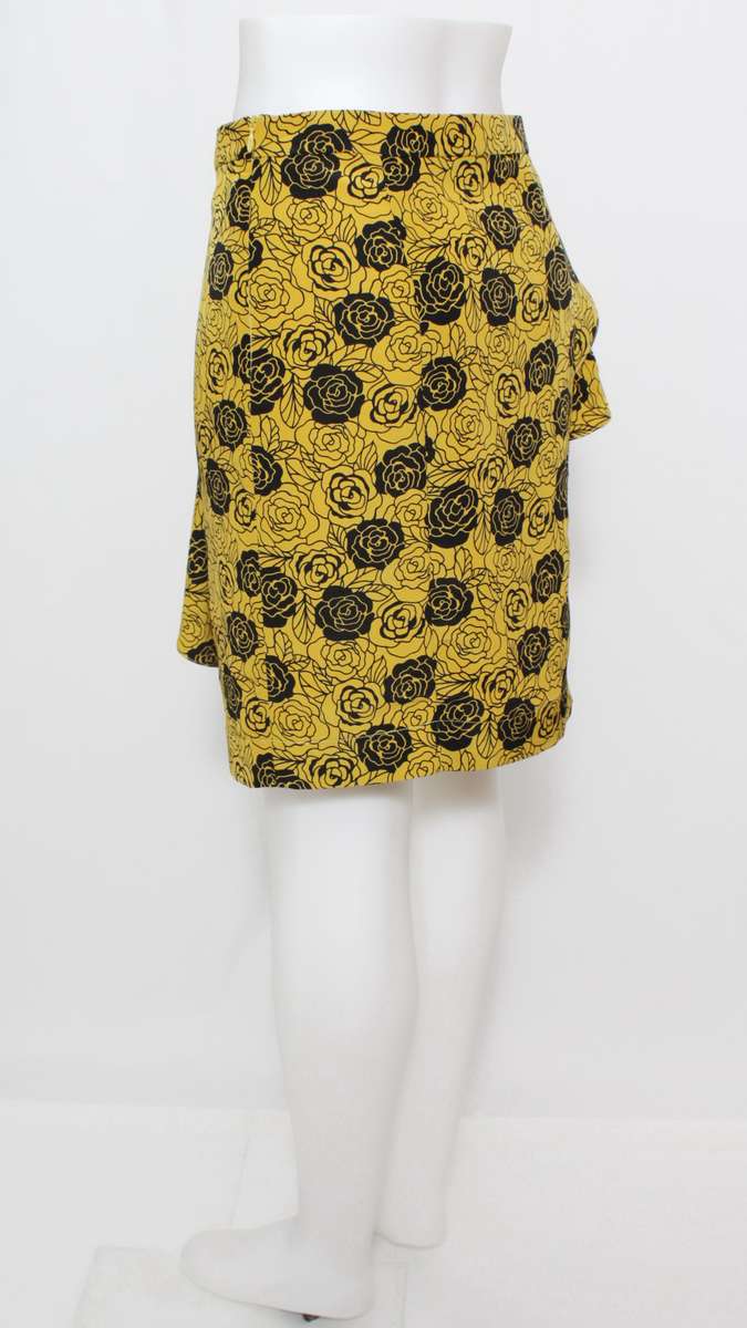 SK-104 กระโปรงแฟชั่น&ทำงาน ทรงสอบ ผ้าไหมอิตาลีพิมพ์ลายกุหลาบ พื้นสีเหลืองมาสตาส