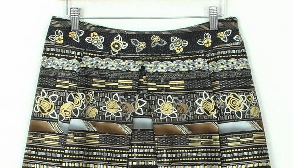 SK-347 กระโปรงแฟชั่น&ทำงาน ทรงบาน ผ้าคอตต้อนญี่ปุ่นพิมพ์ลายกราฟฟิกดอกกุหลาบโทนน้ำตาลเข้ม