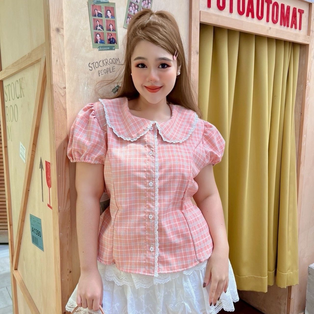 J151 เสื้อ สาวอวบ คอบัวแขนตุ๊กตา ผ้าลายสก็อต แต่งลูกไม้ที่คอและตัว โอรส ครีม เหลือง ม่วง อก 38-50 นิ้ว