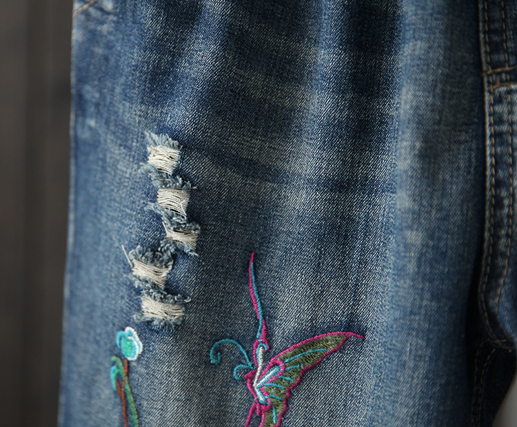 JPNT-008 กางเกงยีนส์ขายาว 5 ส่วน ปักลายดอกกุหลาบ เอวยางยืด เนื้อผ้านิ่มไม่หนา