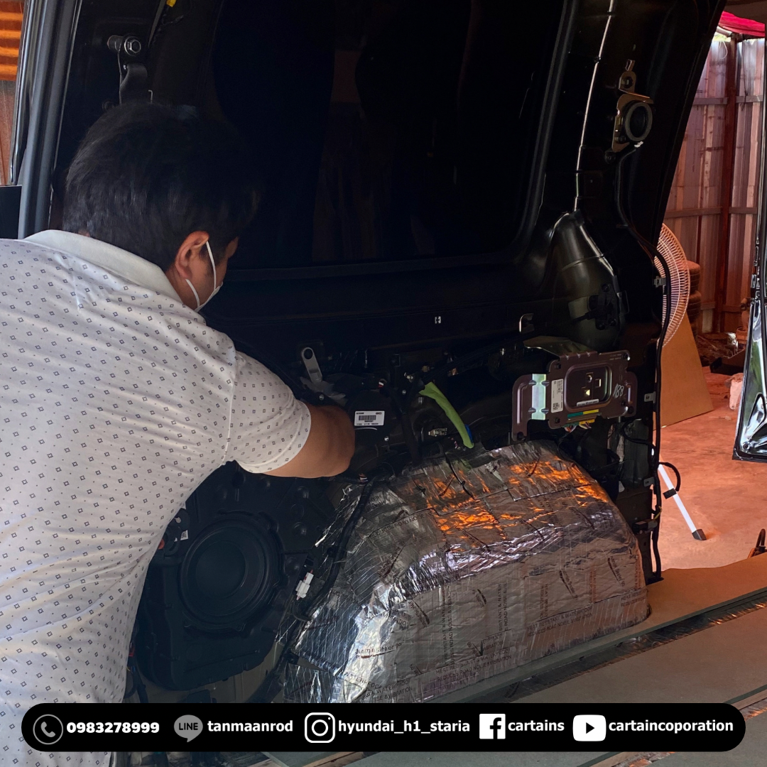 ปูพื้นไม้ลามิเนต ลายไม้แท้ staria