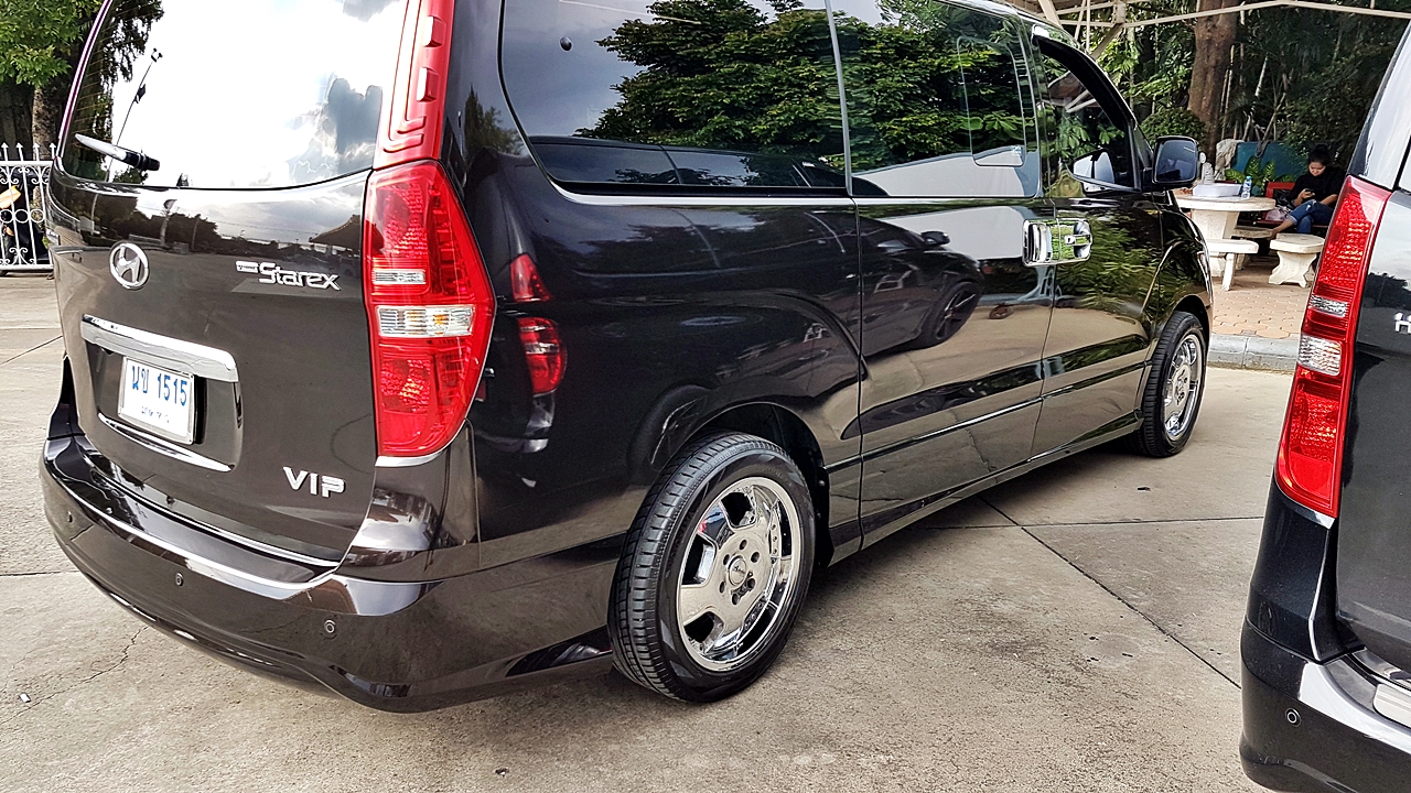 HYUNDAI H-1 DELUXE รถคุณดุล คันที่ 2 [ เบาะ + คอนโซล + ช่วงล่าง + แดมป์ + กุหลังคา + พรม + ล้อ + ประตูท้ายไฟฟ้า ] - นข 1515