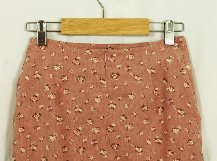 SK-137 กระโปรงโบว์แฟชั่น โทนสีชมพูพาสเทล ลายดอกกุหลาบเล็กๆ มีรูปโบว์ใหญ่ด้านหน้า