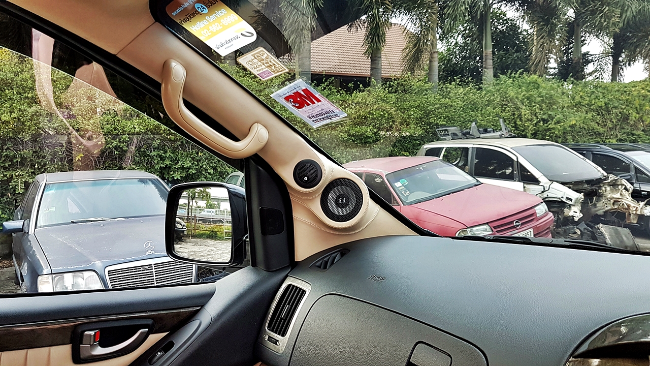 HYUNDAI H-1 STAREX [ เครื่องเสียง + ดิจิตอลทีวี + ช่วงล่าง + ล้อ + ไฟท้าย + สคัฟเพลท + push start + damp ] { 3 กจ 9875 }