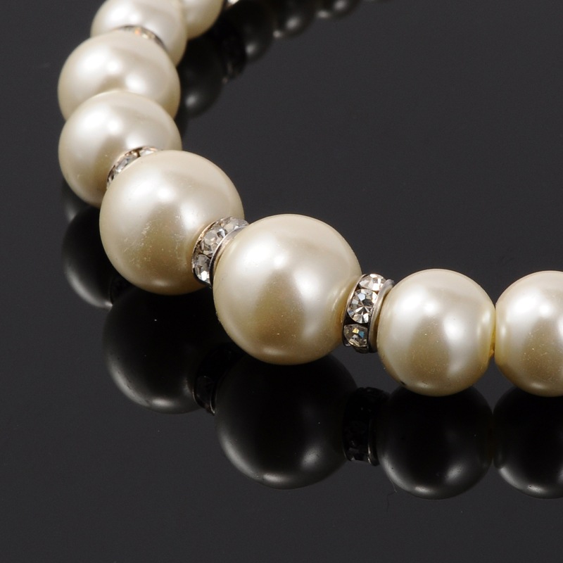 สร้อยคอมุกแก้วพร้อมลูกปัดคั่นทองเหลือง Rhinestone ต่อด้วยก้ามปูPlatinum ขนาด 17 นิ้ว 1 เส้น