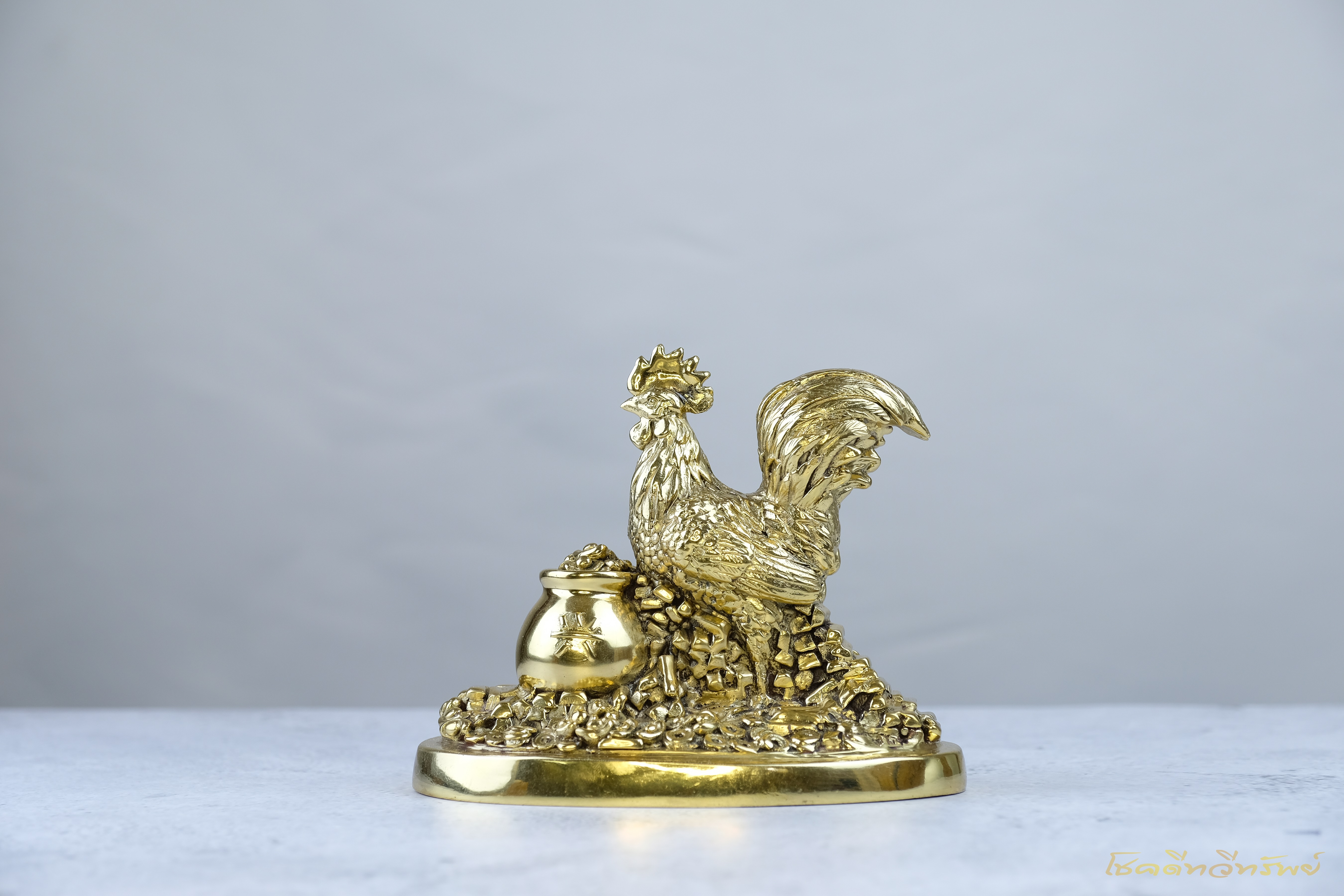 รูปปั้นไก่มงคล