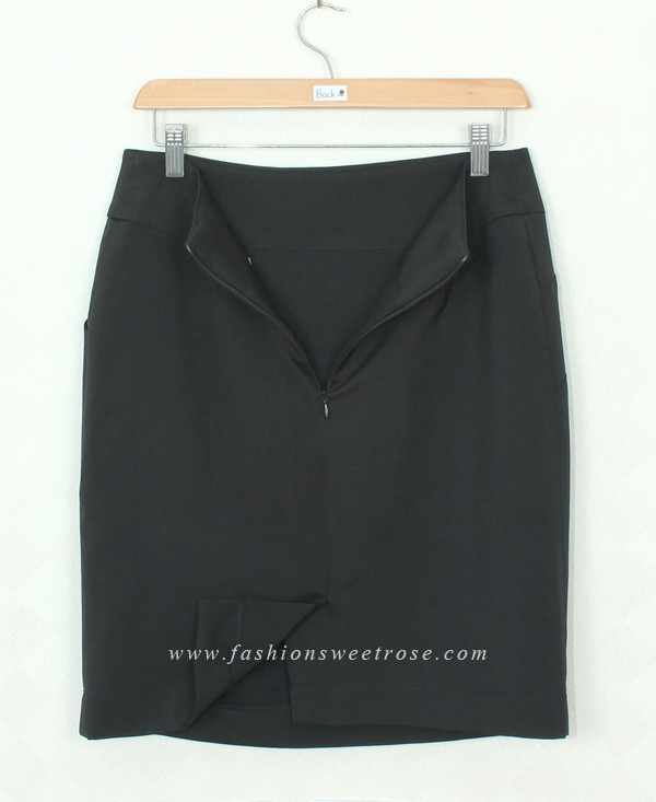 SK-361 กระโปรงแฟชั่น-ทำงาน ทรงสอบ ผ้าไหมอิตาลีสีดำ ด้านหน้ากระโปรงดีไซน์สวยเก๋ มีกระเป๋าข้าง