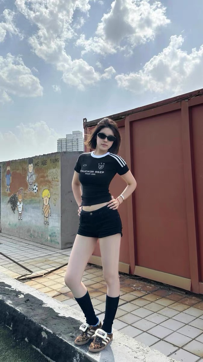 Rock more street tee เสื้อยืดแขนสั้นกุ้นขอบ