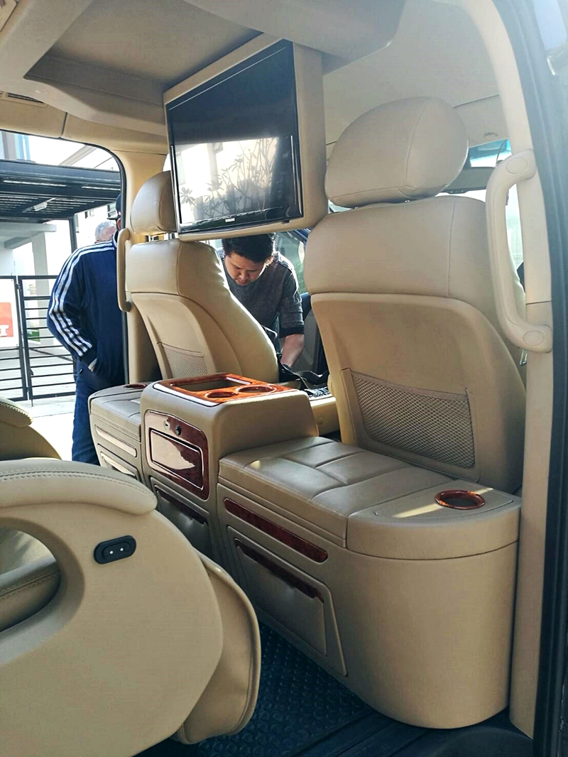 HYUNDAI H-1 DELUXE [ คอนโซลเพดาน + ประตูไฟฟ้า + เบาะ + ชุดแต่ง + ช่วงล่าง ] - ฮพ7222