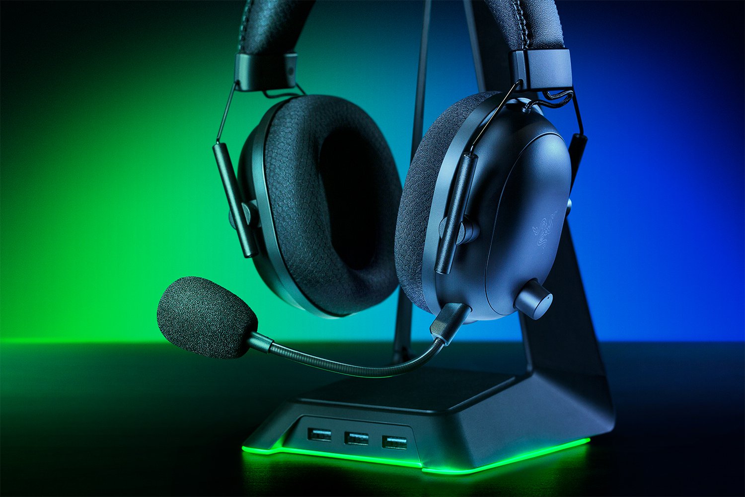 Razer BlackShark V2 Pro Wireless esports headset มี 2 สี รับประกัน 2 ปี